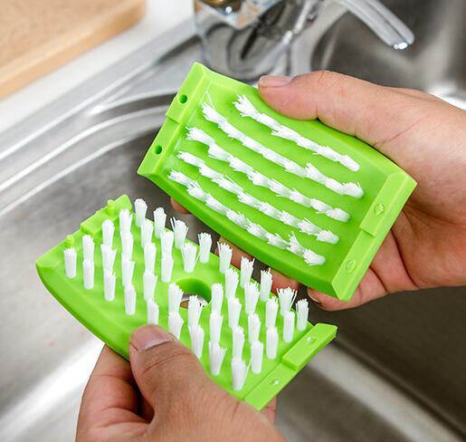 Suction Cup Knife, Fork & Chopstick Cleaning Brush